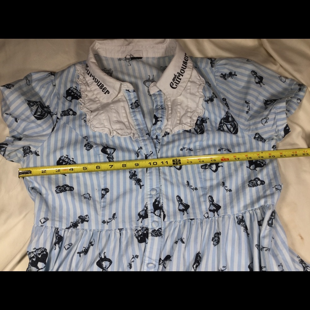 Disney Hot Topic Alice in Wonderland Curiouser & Cutiouser Dress - Picture 13 of 14